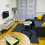 Atmartments Etna Bulevar, Free Private Parking Apartamento *